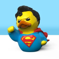 Badeente Numskull TUBBZ Cosplaying Duck - Superman (Limited Edition) 11 Badeente Numskull TUBBZ Cosplaying Duck - Superman (Limited Edition) -Wohndekoration Geschäft Superman TUBBZ PL Hi Res 2 1